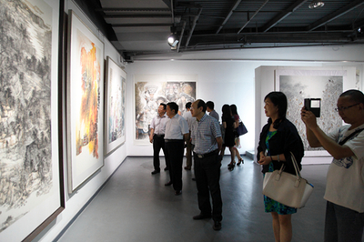 省文聯文藝創作研討會代表參觀2014四川美術作品展，共話文藝創作新方向