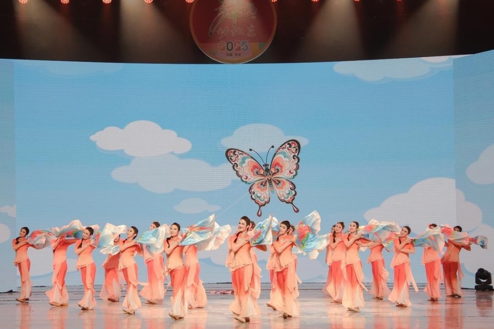 濰坊原創廣場舞《箏箏日上》閃耀全國展演，文化經紀人服務助力非遺傳承